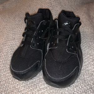 Kids Nike huaraches